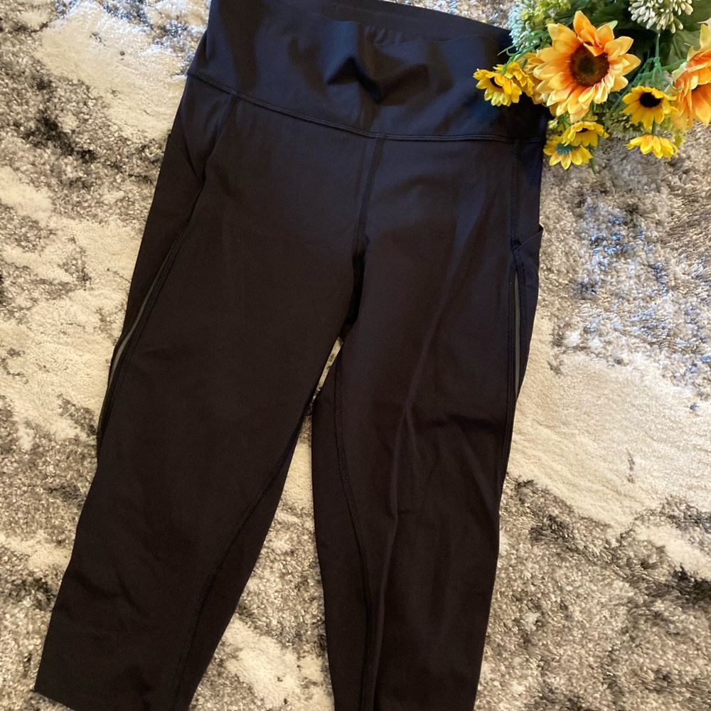 LuluLemon Crops 🖤